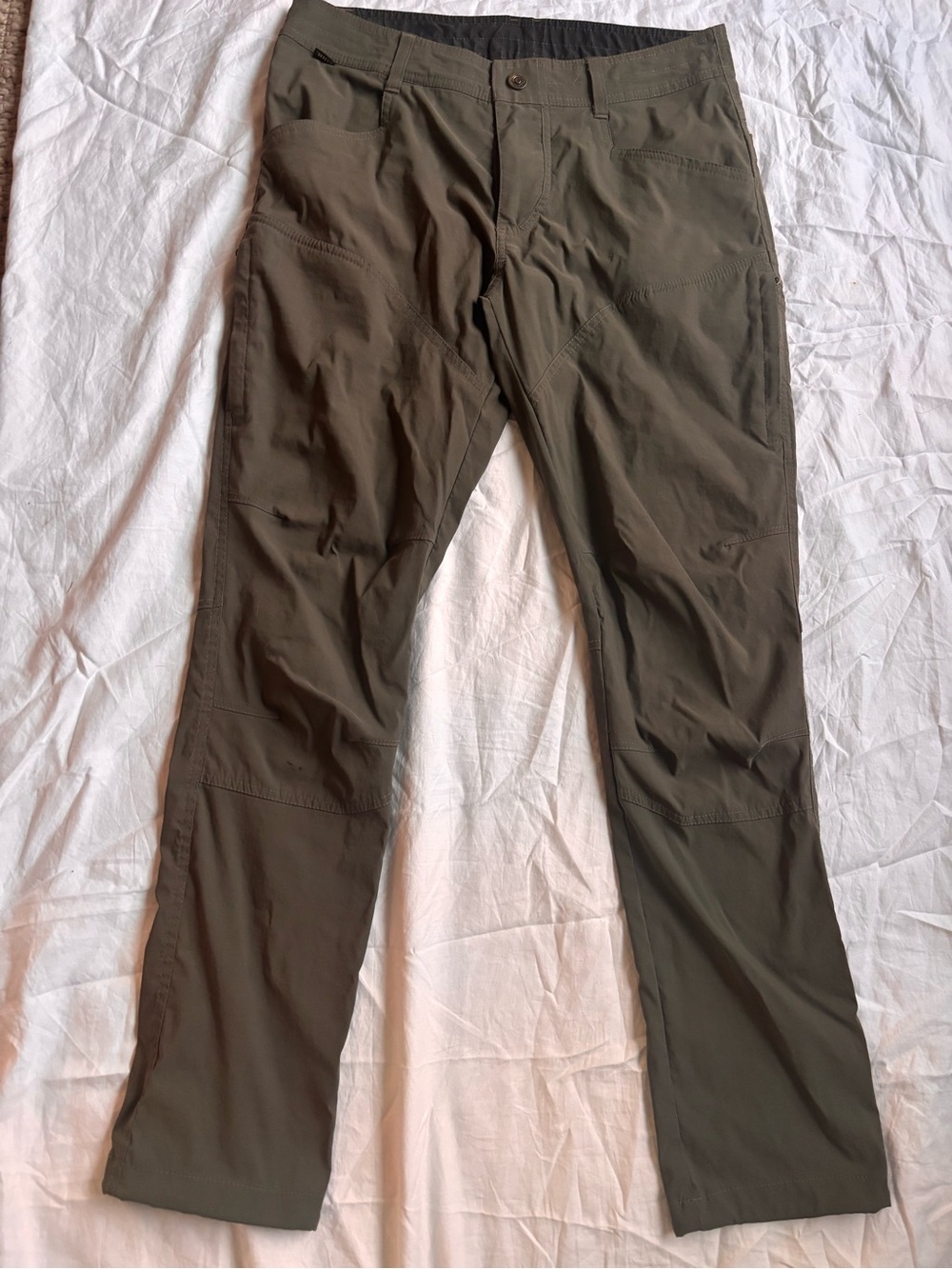 Kuhl Men's Cargo Pants in Olive